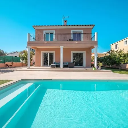 Moderne Avec Piscine, Proche Villa Villeneuve-Loubet