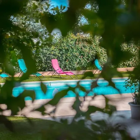 Βίλα Moderne Avec Piscine, Proche
