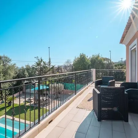 Moderne Avec Piscine, Proche *