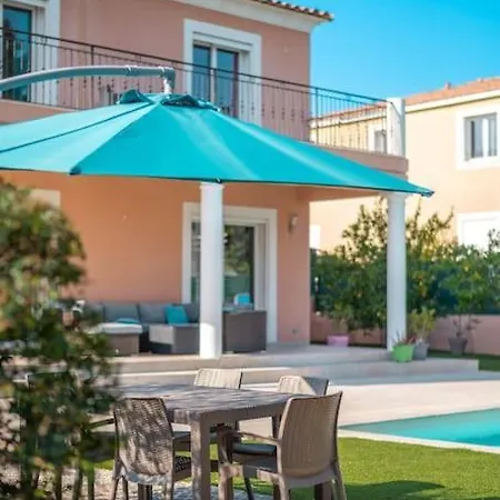 Moderne Avec Piscine, Proche Villa Villeneuve-Loubet