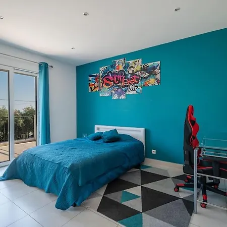 Villa Moderne Avec Piscine, Proche *